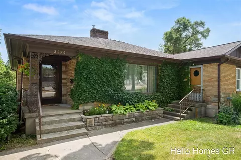 2250 Plainfield, Grand Rapids, MI 49505