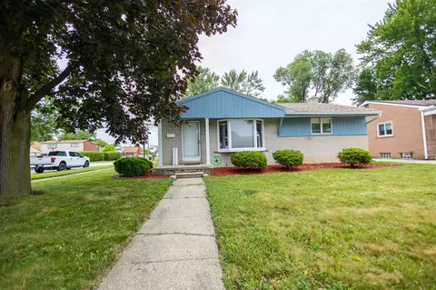 31124 Geraldine, Westland, MI 48185