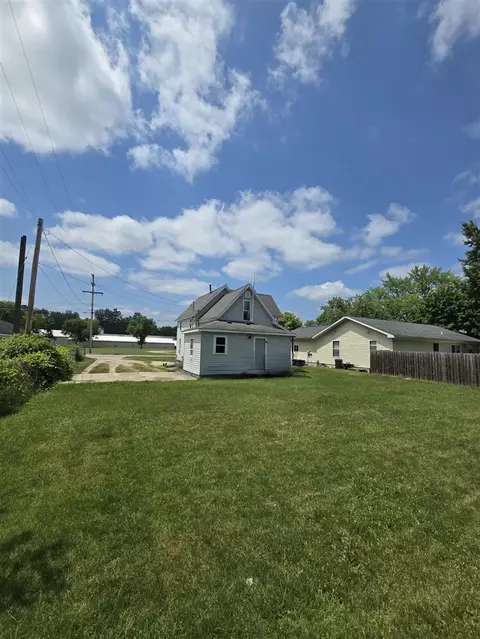 Exterior - 626 S Front, Belding, MI 48809 photo 5 of 6
