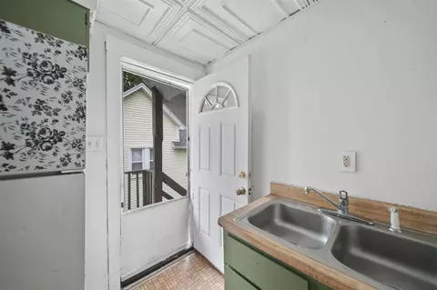 624 N Broad, Adrian, MI 49221 photo 24