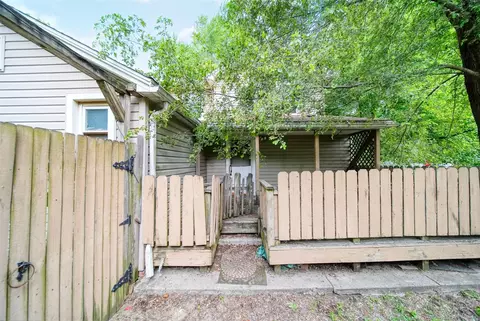 624 N Broad, Adrian, MI 49221 photo 8