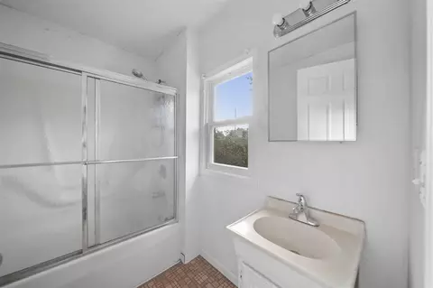 624 N Broad, Adrian, MI 49221 photo 28