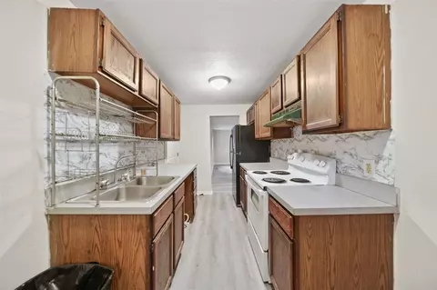 624 N Broad, Adrian, MI 49221 photo 17