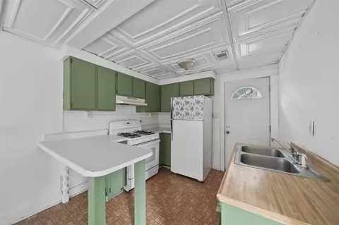 624 N Broad, Adrian, MI 49221 photo 23