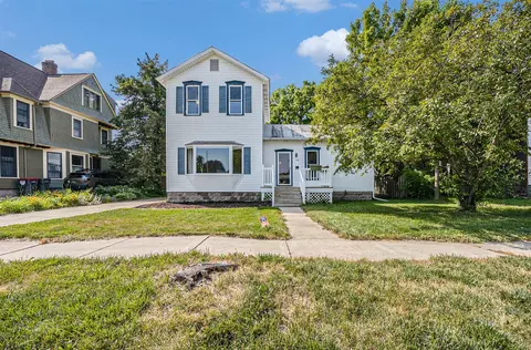 416 Kent, Lowell, MI 49331