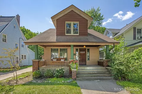927 Pine, Grand Rapids, MI 49504