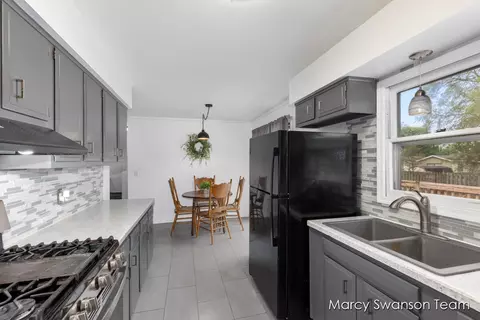 Kitchen - 4172 Ranchero, Dorr, MI 49323 photo 2 of 2