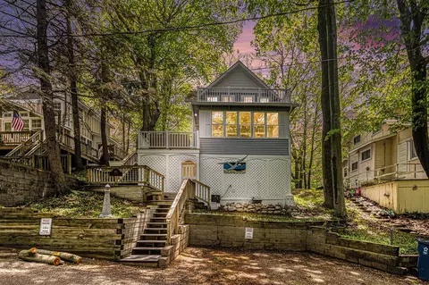 40 Edwards, Grand Haven, MI 49417
