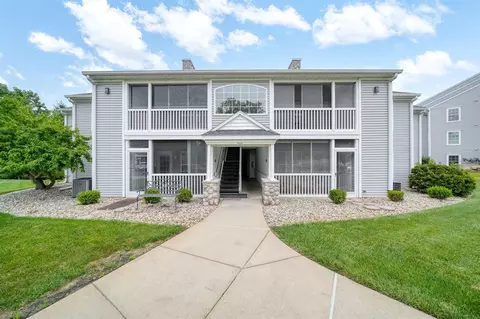 824 W Barrington, Jackson, MI 49203