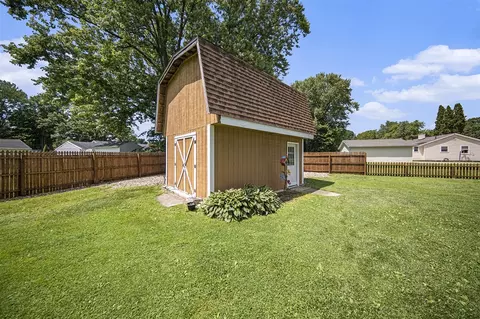 Exterior - 119 Burt, Jackson, MI 49201 photo 7 of 8