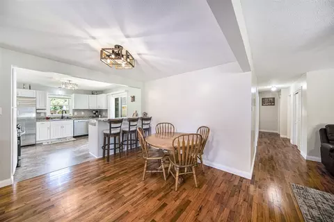 Dining - 119 Burt, Jackson, MI 49201 photo 1 of 2