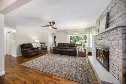 Living - 119 Burt, Jackson, MI 49201 photo 1 of 2