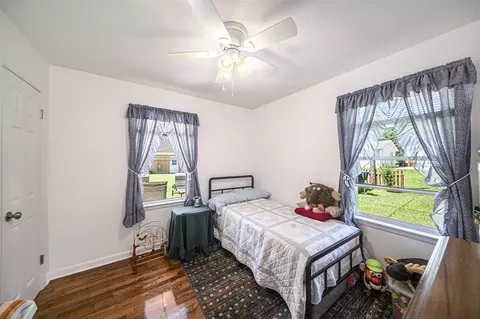 Bedroom - 119 Burt, Jackson, MI 49201 photo 5 of 7