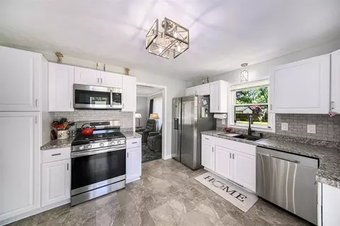 Kitchen - 119 Burt, Jackson, MI 49201 photo 3 of 3