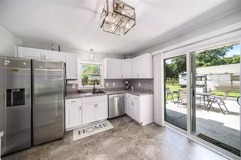 Kitchen - 119 Burt, Jackson, MI 49201 photo 2 of 3