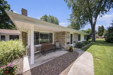 Exterior - 119 Burt, Jackson, MI 49201 photo 2 of 8