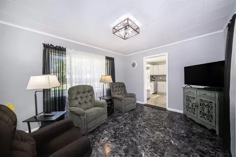 Living - 119 Burt, Jackson, MI 49201 photo 2 of 2