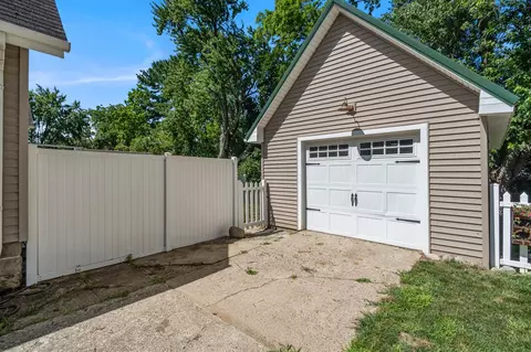 716 17th, Jackson, MI 49203 photo 4