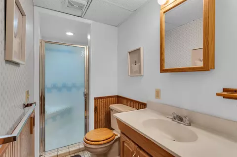 Bath - 263 Westshore, Jerome, MI 49249 photo 4 of 5
