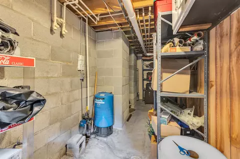 Entry Way - 263 Westshore, Jerome, MI 49249 photo 3 of 3