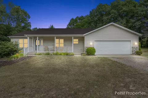 3369 Indian Lks, Cedar Springs, MI 49319