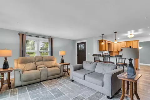 4825 Walz, Jackson, MI 49201 photo 2