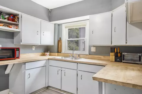 Kitchen - 728 Fifth, Jackson, MI 49203 photo 1 of 2