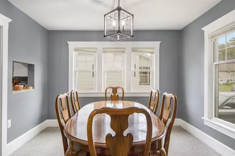 Dining - 728 Fifth, Jackson, MI 49203 photo 1 of 1