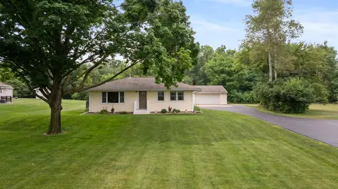 2230 Oleary, Jackson, MI 49201
