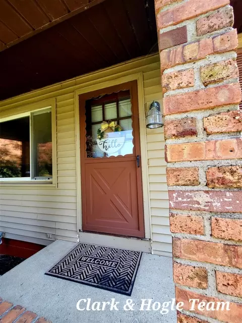 Exterior - 6713 S Loomis, Dewitt, MI 48820 photo 4 of 12