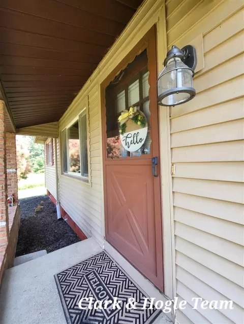 Exterior - 6713 S Loomis, Dewitt, MI 48820 photo 3 of 12
