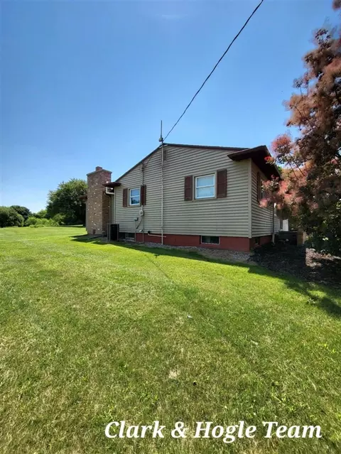 Exterior - 6713 S Loomis, Dewitt, MI 48820 photo 5 of 12