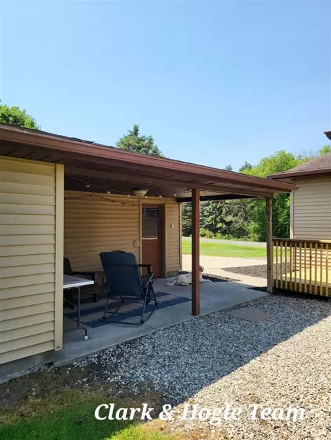 Exterior - 6713 S Loomis, Dewitt, MI 48820 photo 7 of 12