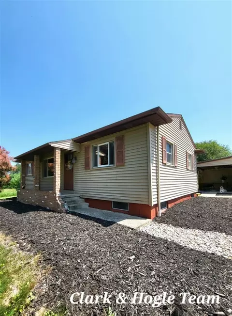 Exterior - 6713 S Loomis, Dewitt, MI 48820 photo 2 of 12