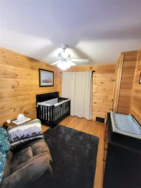 Bedroom - 6713 S Loomis, Dewitt, MI 48820 photo 2 of 5