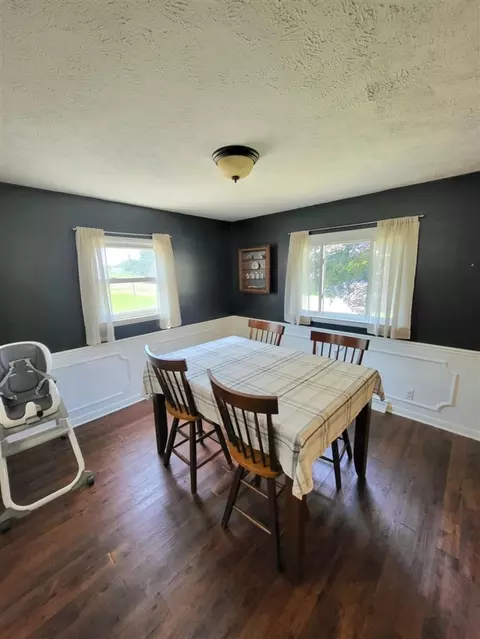 Dining - 6713 S Loomis, Dewitt, MI 48820 photo 1 of 2
