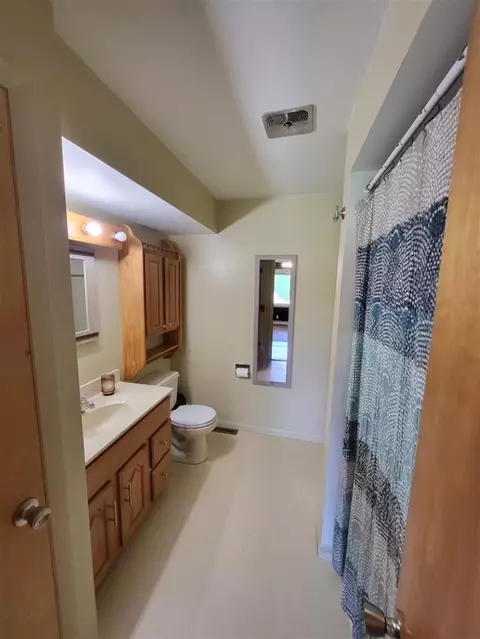 Bath - 6713 S Loomis, Dewitt, MI 48820 photo 2 of 2