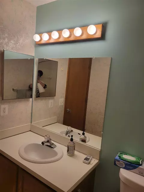 Bath - 15430 Windmill, Macomb, MI 48044 photo 1 of 3
