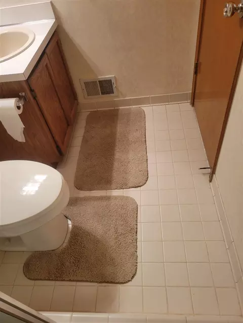 Bath - 15430 Windmill, Macomb, MI 48044 photo 2 of 3