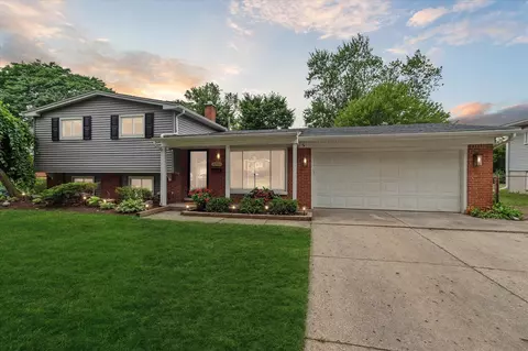 20955 Robinwood, Farmington, MI 48336