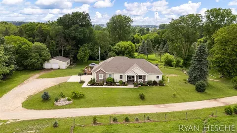 5062 Inuksuk, Ionia, MI 48846