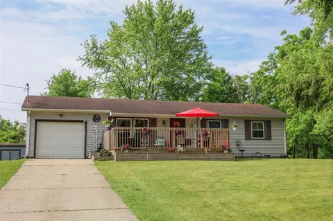 26 Barnard, Hillsdale, MI 49242