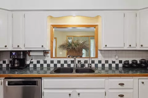 Kitchen - 6512 Rs, Scotts, MI 49088 photo 2 of 5