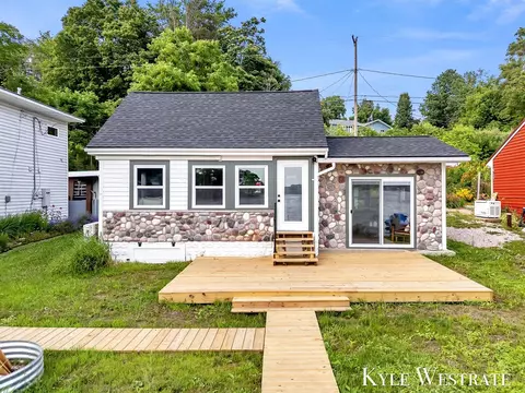 12230 Mac, Belding, MI 48809 photo 2