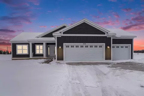 4026 Boulder View Dr NE, Belmont, MI 49306