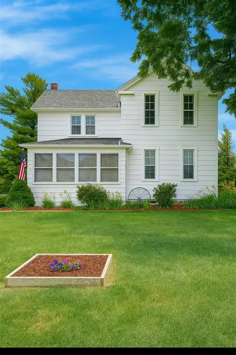9148 Austin, Saline, MI 48176