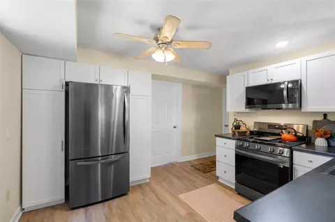 Kitchen - 5743 107th, Pullman, MI 49450 photo 1 of 5