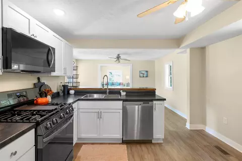 Kitchen - 5743 107th, Pullman, MI 49450 photo 4 of 5