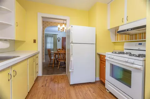 Kitchen - 425 6th, Baldwin, MI 49304 photo 2 of 2