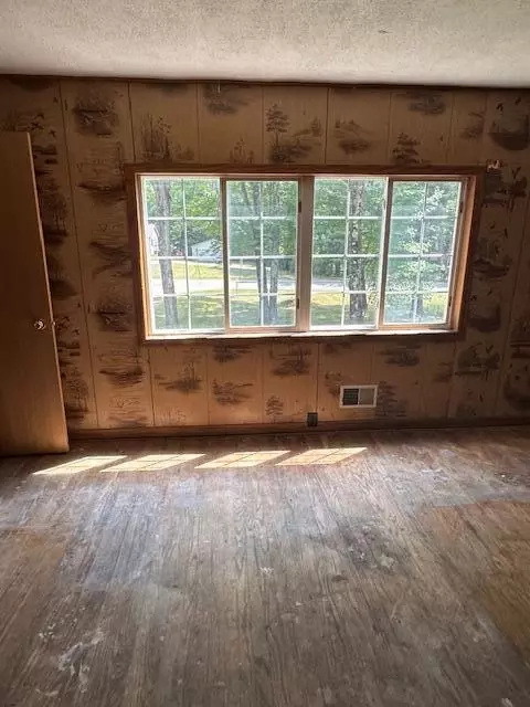 Bedroom - 1675 E 8th, White Cloud, MI 49349 photo 4 of 5